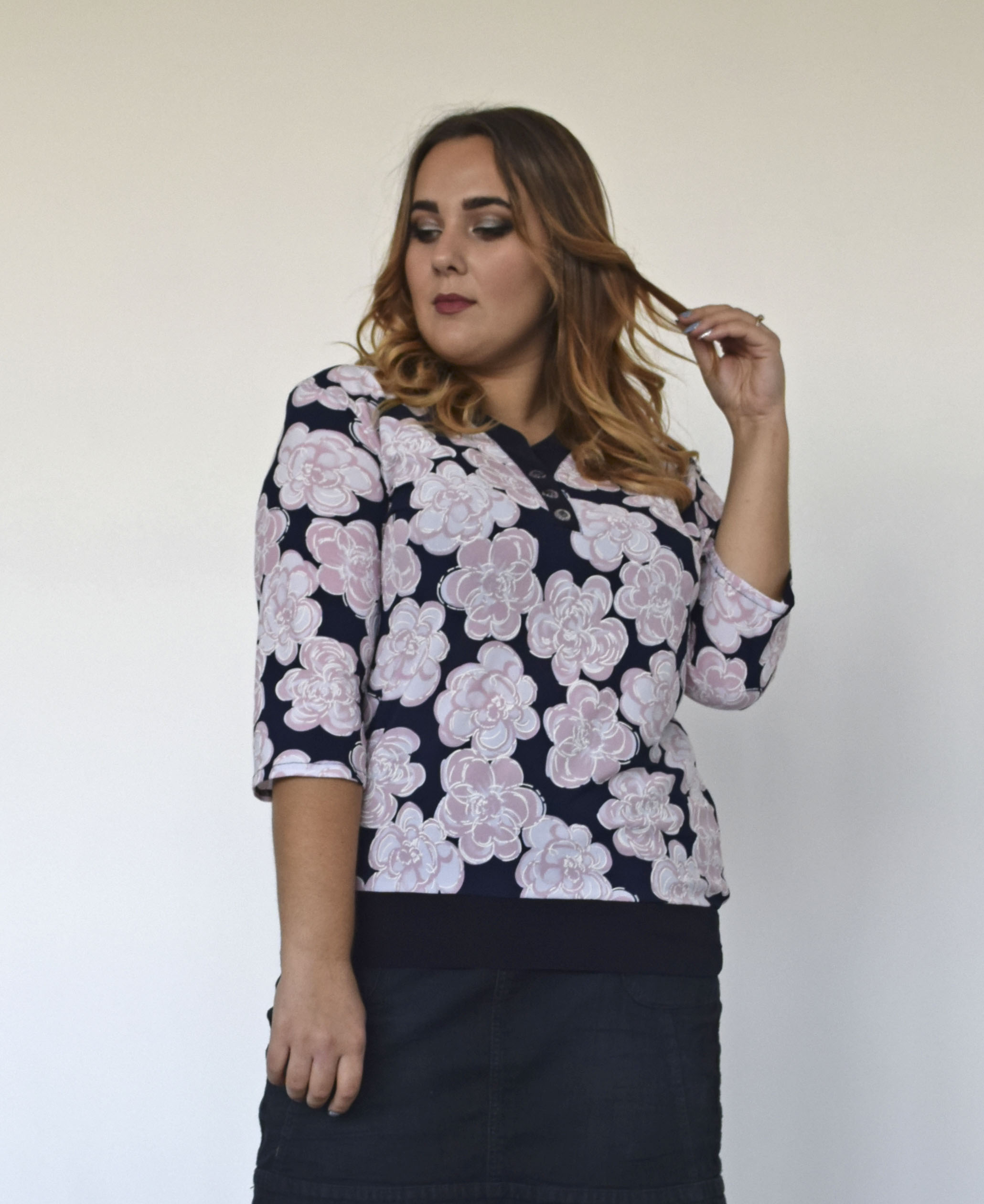 

Женская блуза "Маргарита" Lady Look 123 черная 50