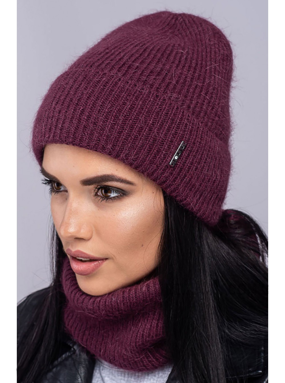 

Комплект Jolie Сицилия шапка с отворотом и снуд из ангоры бордо