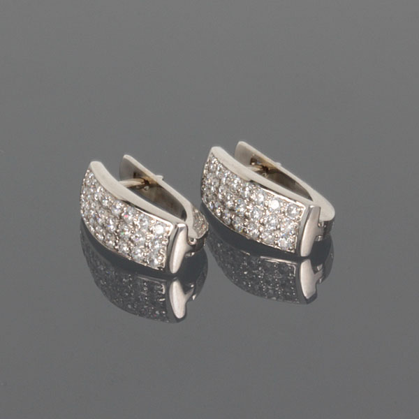 

Золотые серьги с бриллиантами W 1004