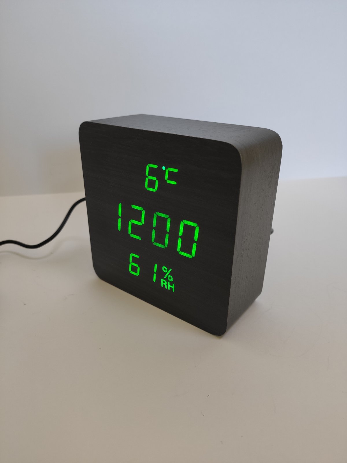 

Электронные LED часы черные с зеленой подсветкой Wooden Clock VST-872S c температурой и влажностью