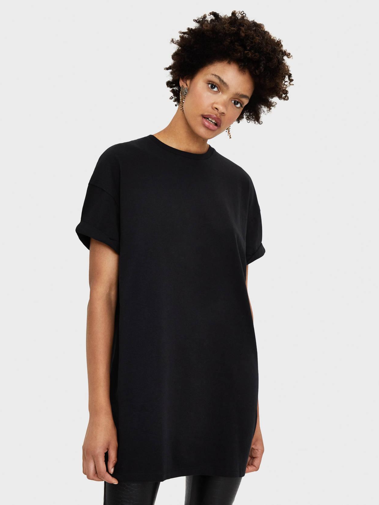 

Футболка Bershka XAZ282251MMFV  Черная, Футболка Bershka XAZ282251MMFV XS Черная