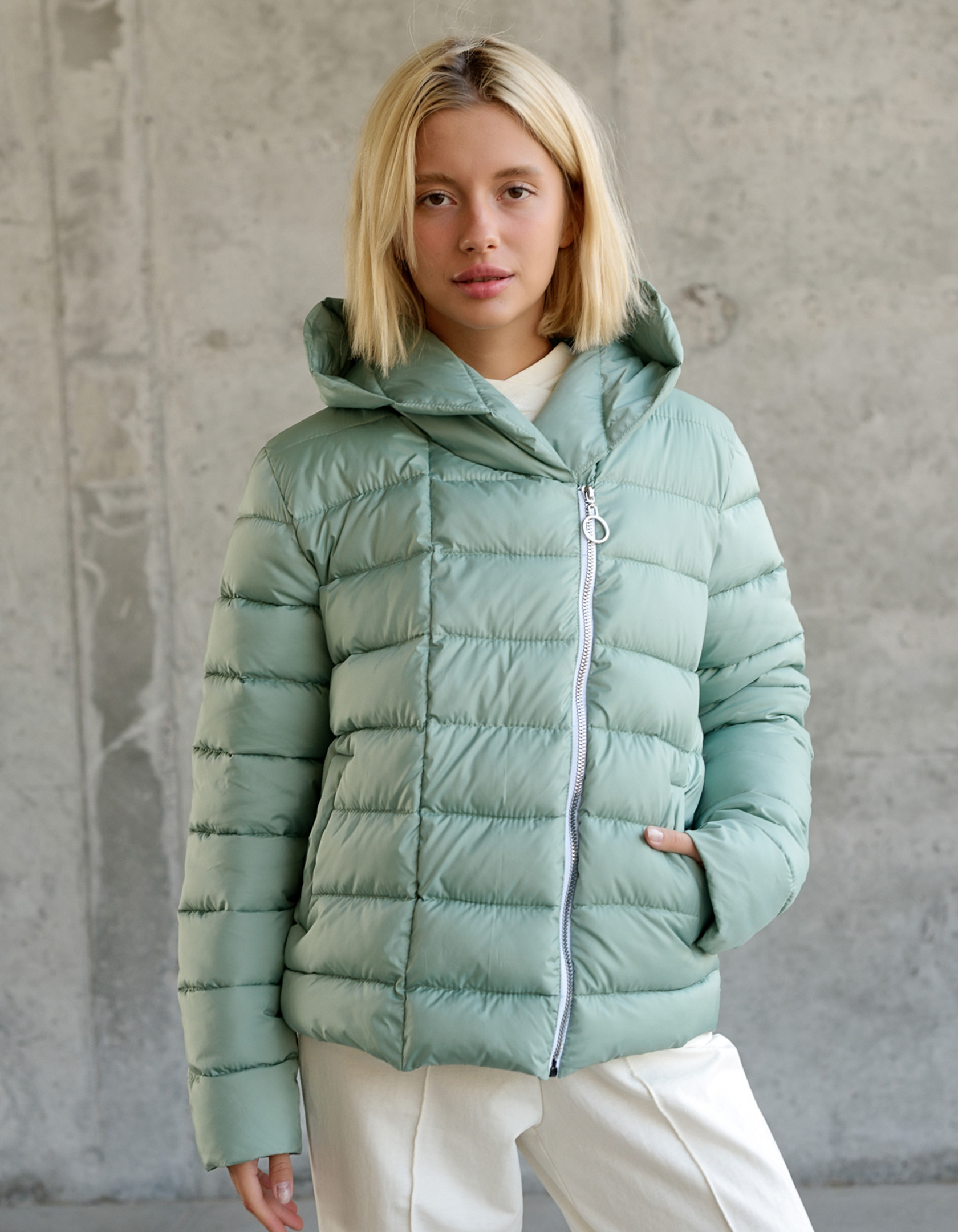 

Куртка деми Wear me легкая женская с капюшоном демисезон осень / весна  Зелёный 2w/03/67, Куртка деми Wear me легкая женская с капюшоном демисезон осень / весна S Зелёный 2w/03/67