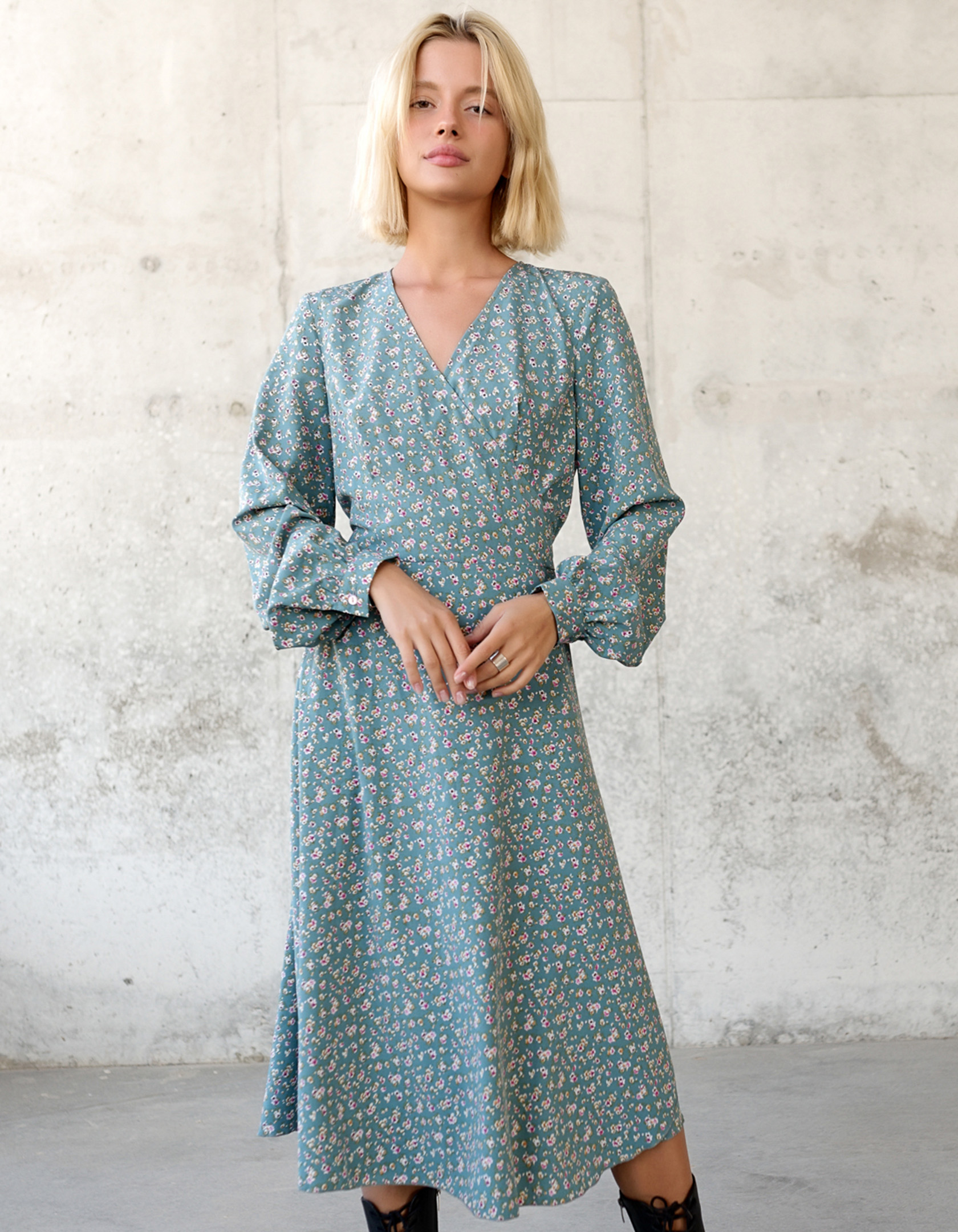 

Платье деми Wear me женское на запах с длинным рукавом  Зелёный 2w/19/69F, Платье деми Wear me женское на запах с длинным рукавом XL Зелёный 2w/19/69F