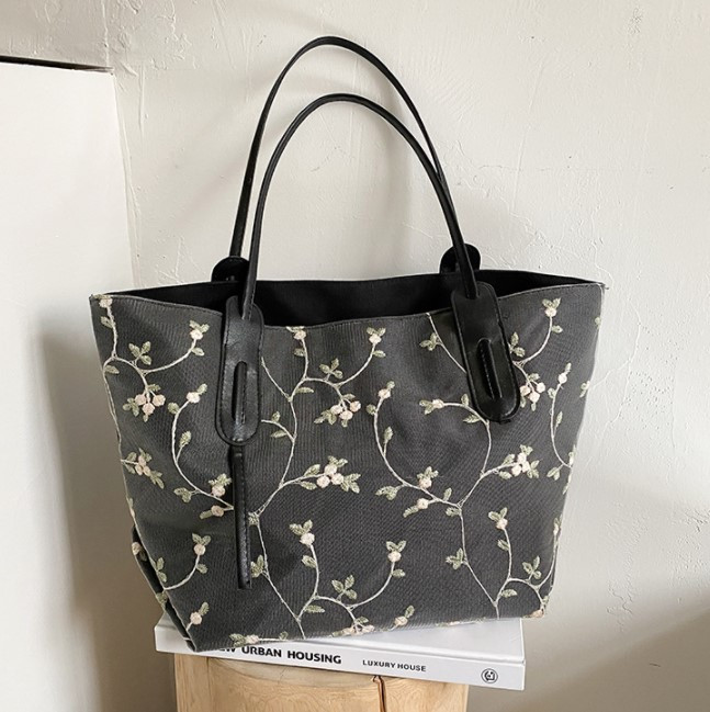 

Женская сумка Jsstore С Цветочками Черная