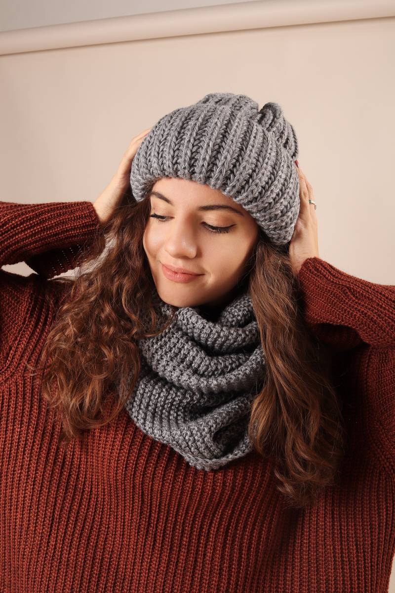 

Хомут вязанный серый