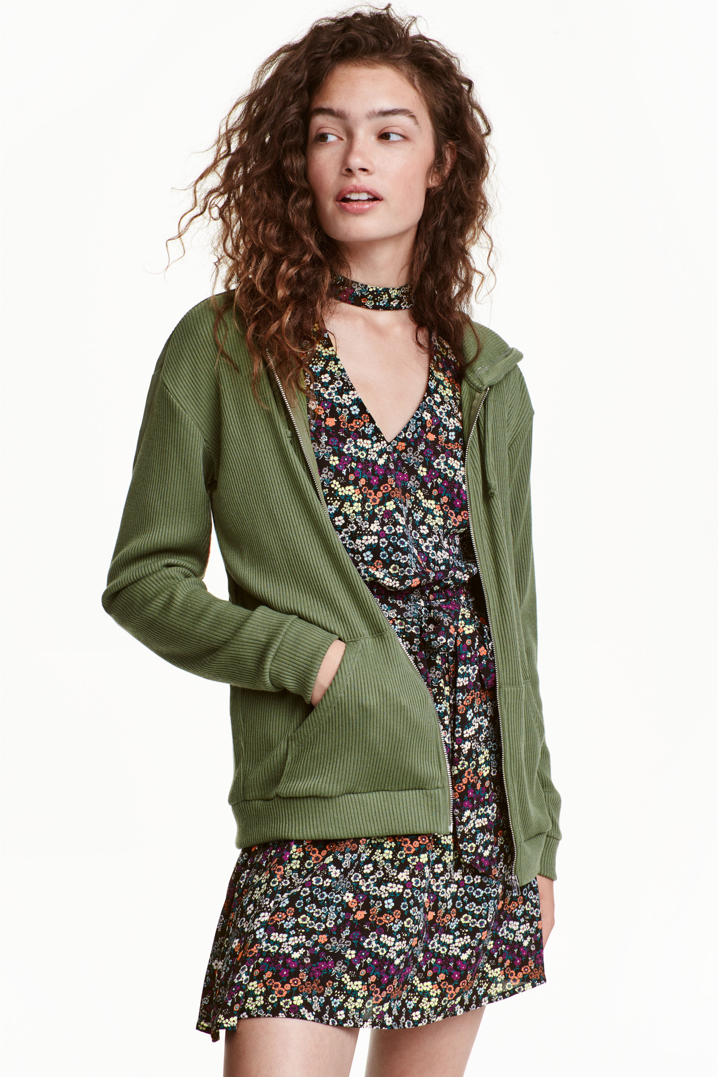 

Худи H&M 0429566 XS хаки