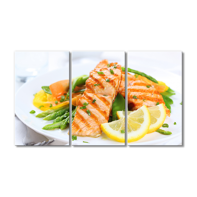 

Модульная картина Artel «Вкусное блюдо из красной рыбы» 3 модуля 70x105 см