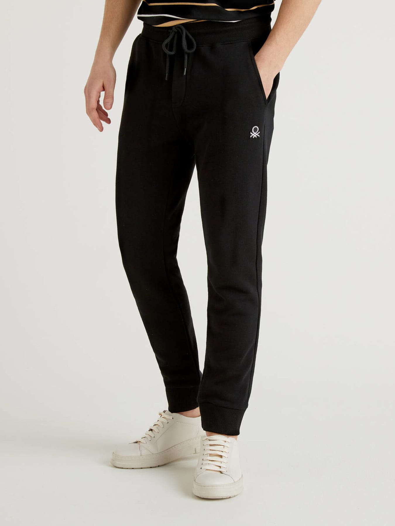 

Спортивные штаны United Colors of Benetton 3J68P0503-100, Спортивные штаны United Colors of Benetton 3J68P0503-100 M