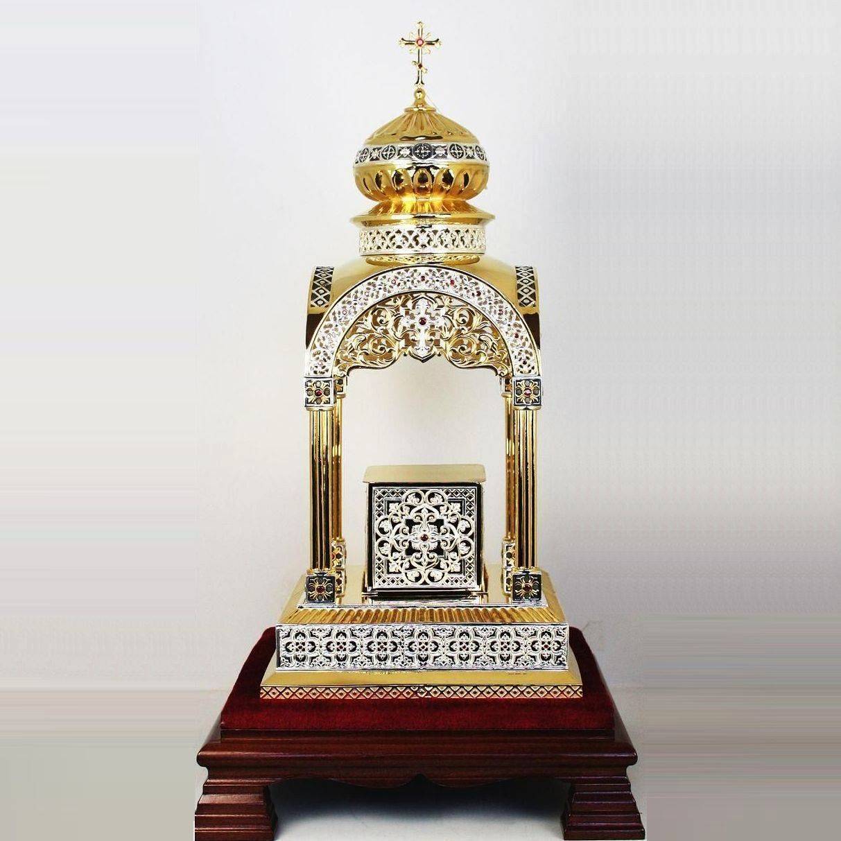 

Дарохранительница латунная в позолоте арт. 2.7.1526лп