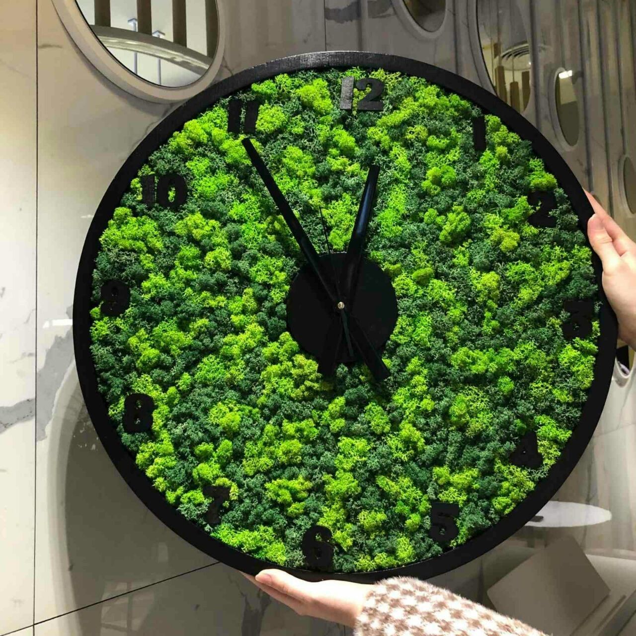 

Настенные часы со стабилизированым мхом круглые MiNature Moss 60 см