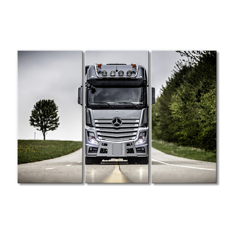 

Модульная картина Artel «Грузовик мерседес Бенц mp4» 3 модуля 50x75 см