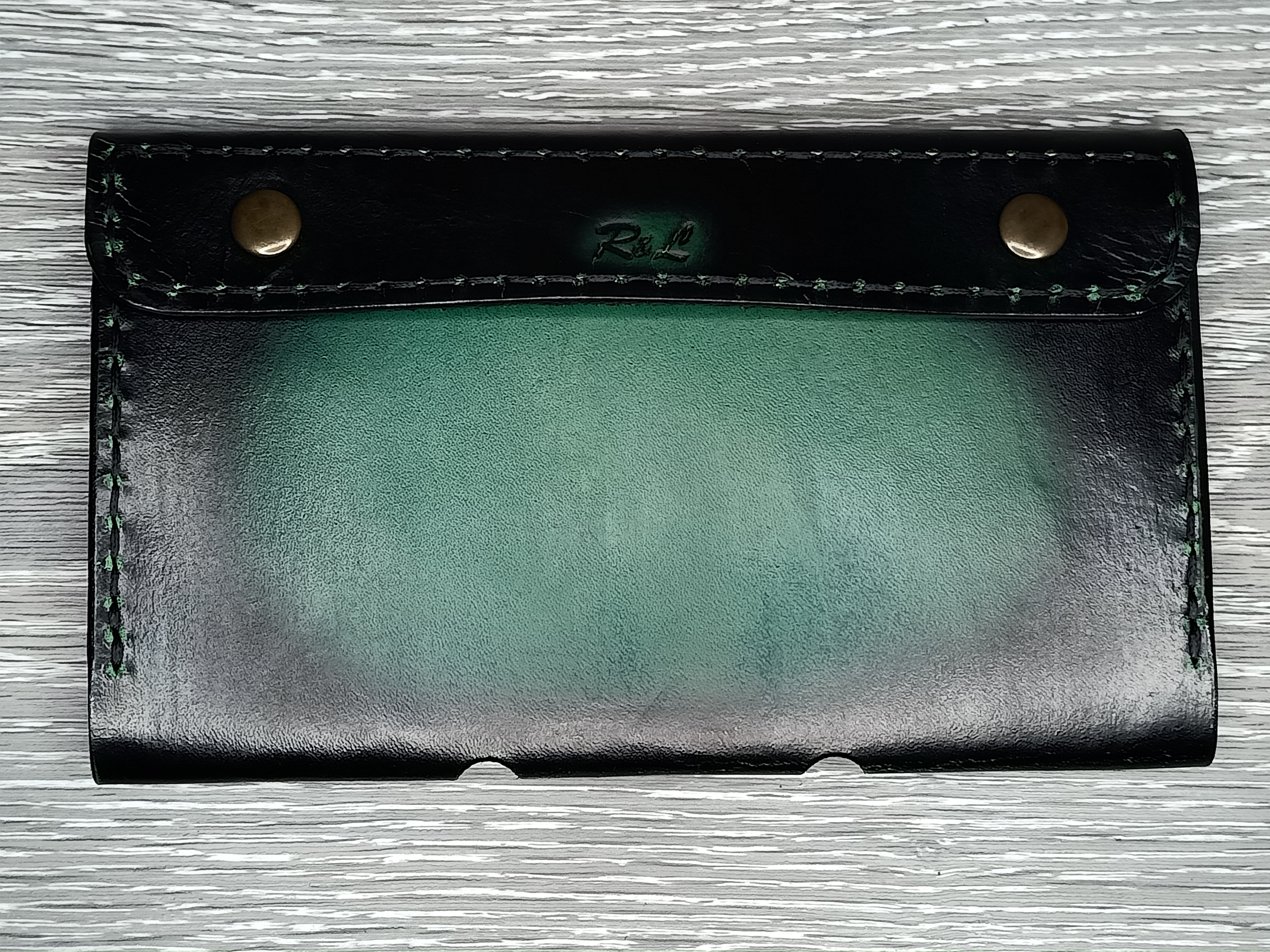 

Кожаный кошелек Roman&Litvin рас2 Чёрно-зелёный