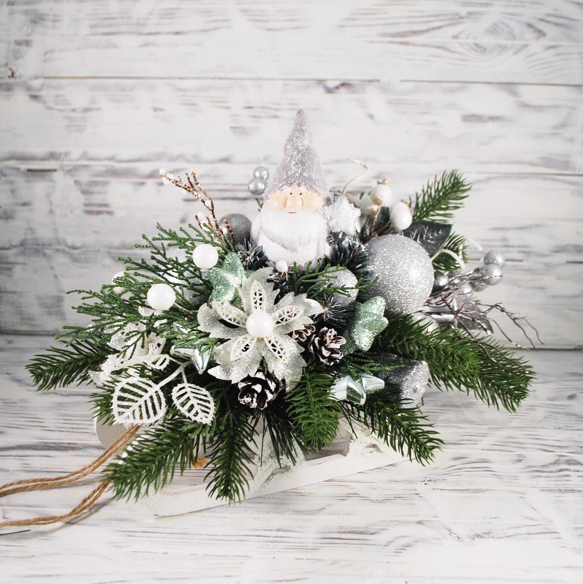 

Новогодняя композиция "Сани" Wedstyle
