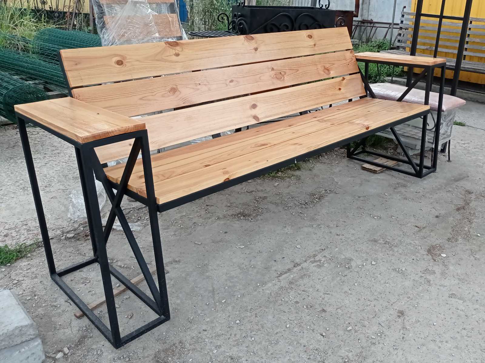 

Лавка садовая в стиле Loft Гефест Страсбург с подлокотниками