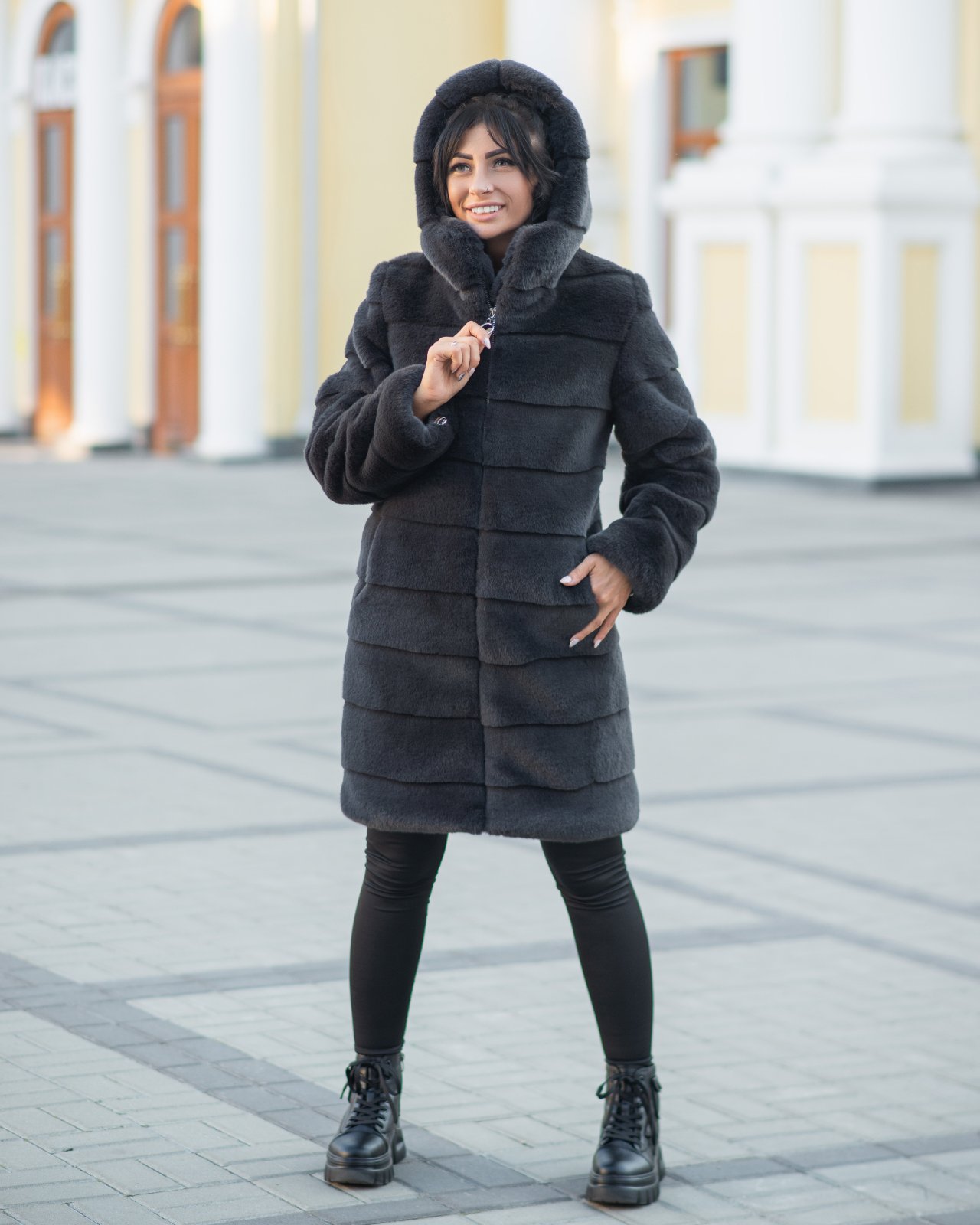 

Fashions • Шуба под шиншиллу Helen Fashions 48 графит (№025К/ш-стр-з)