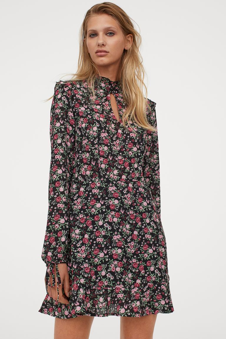 

Платье с оборками H&M  Черный/Цветы, Платье с оборками H&M S Черный/Цветы
