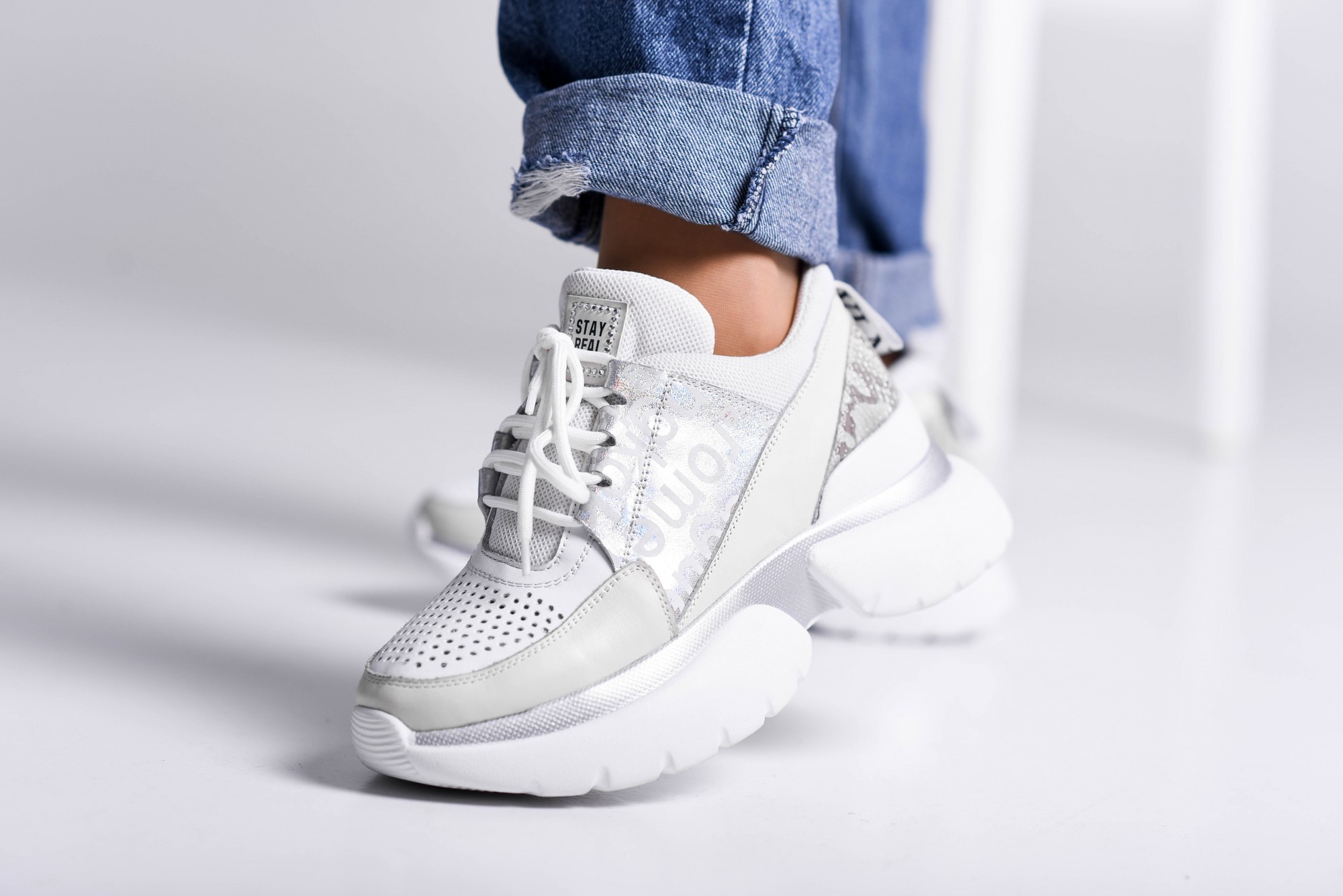 

Кроссовки Maya Shoes 2459 Белые 39р