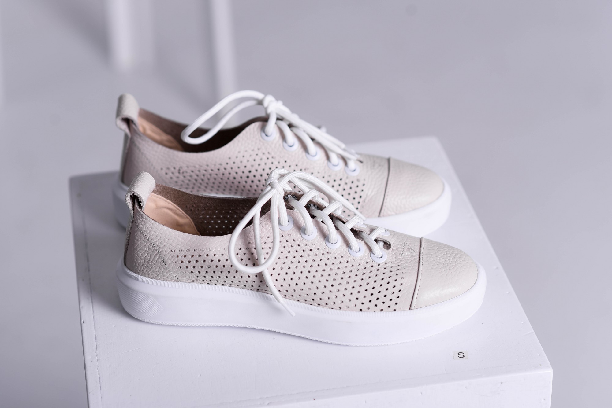 

Кеды Maya Shoes 2485 Бежевые 37р