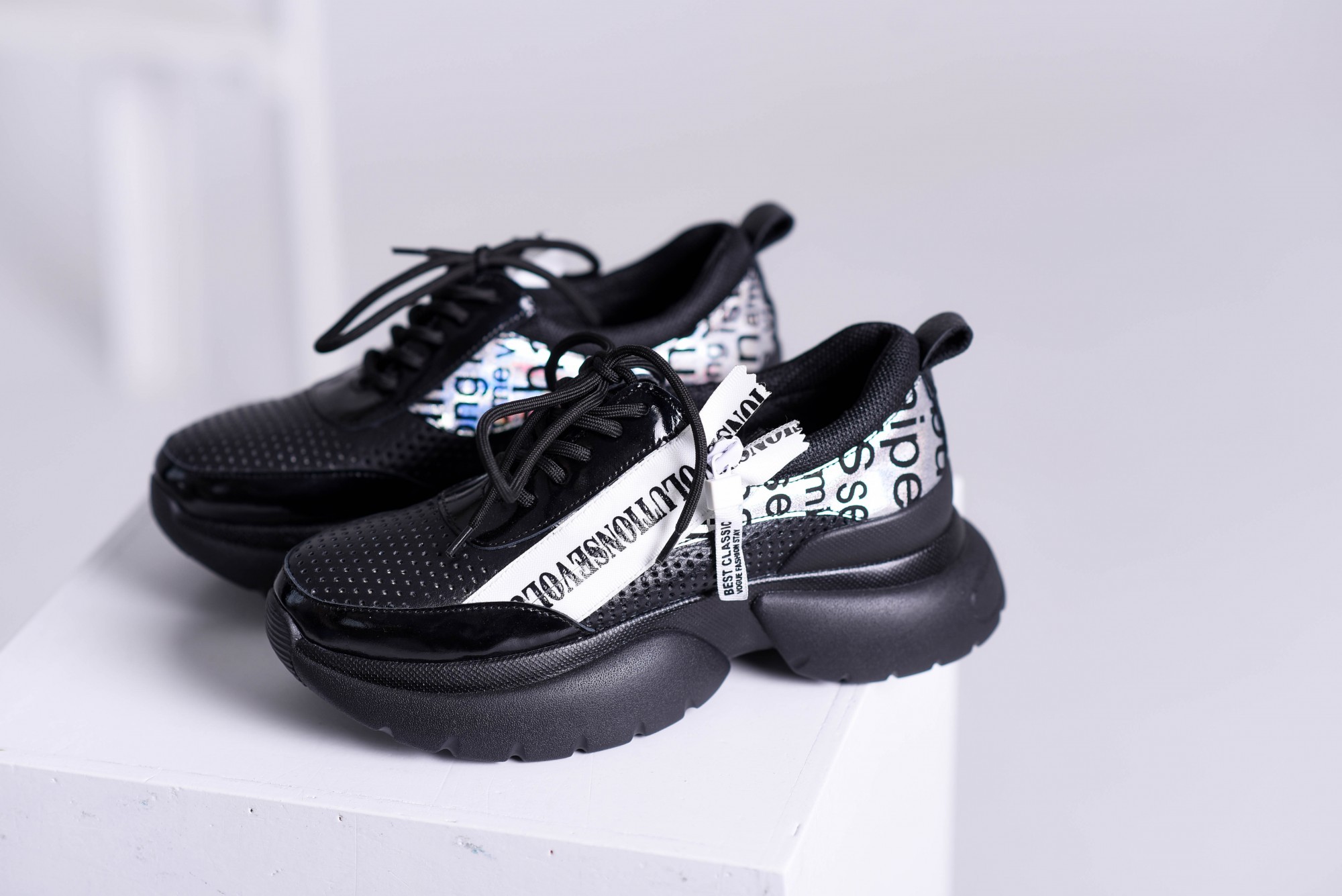 

Кроссовки Maya Shoes 2489 Черные с серебристым 39р
