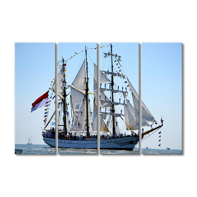

Модульная картина Artel «Корабль с парусами в море» 4 модуля 120x180 см