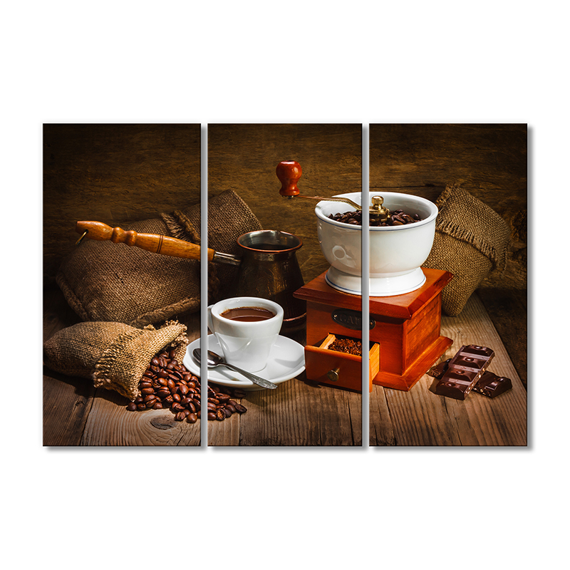 

Модульная картина Artel «Кофемолка мешочки кофейных зерен турка и шоколад» 3 модуля 80x120 см