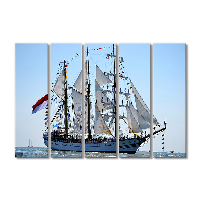 

Модульная картина Artel «Корабль с парусами в море» 5 модулей 80x120 см