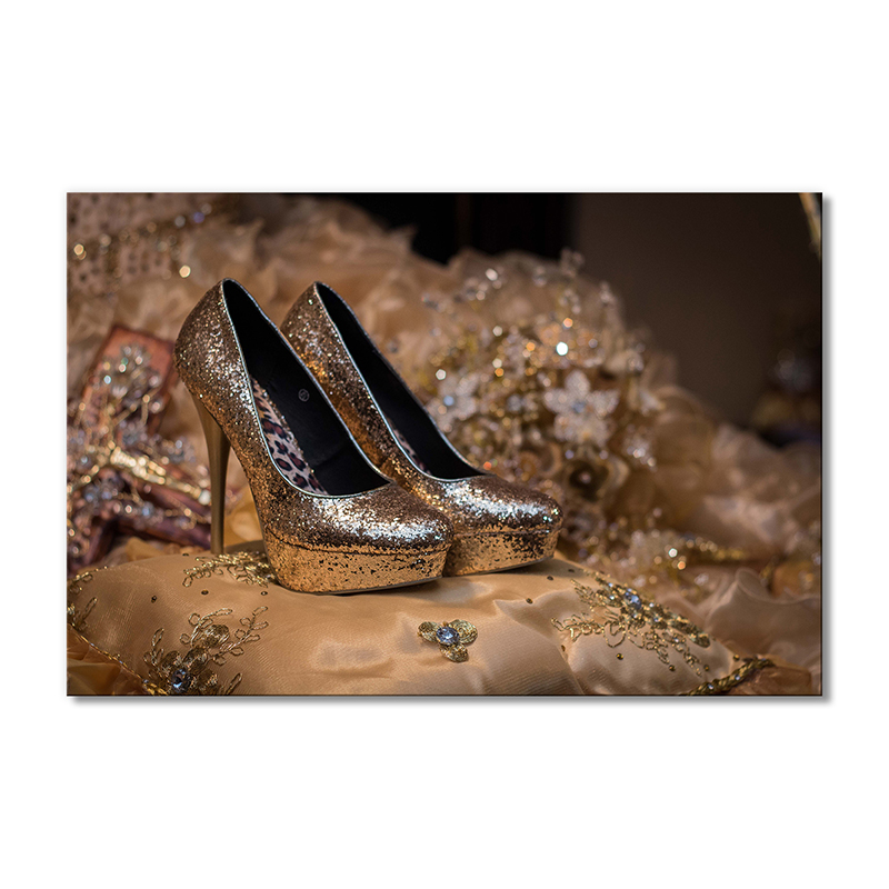 

Модульная картина Artel «Золотые туфли» 1 модуль 50x75 см