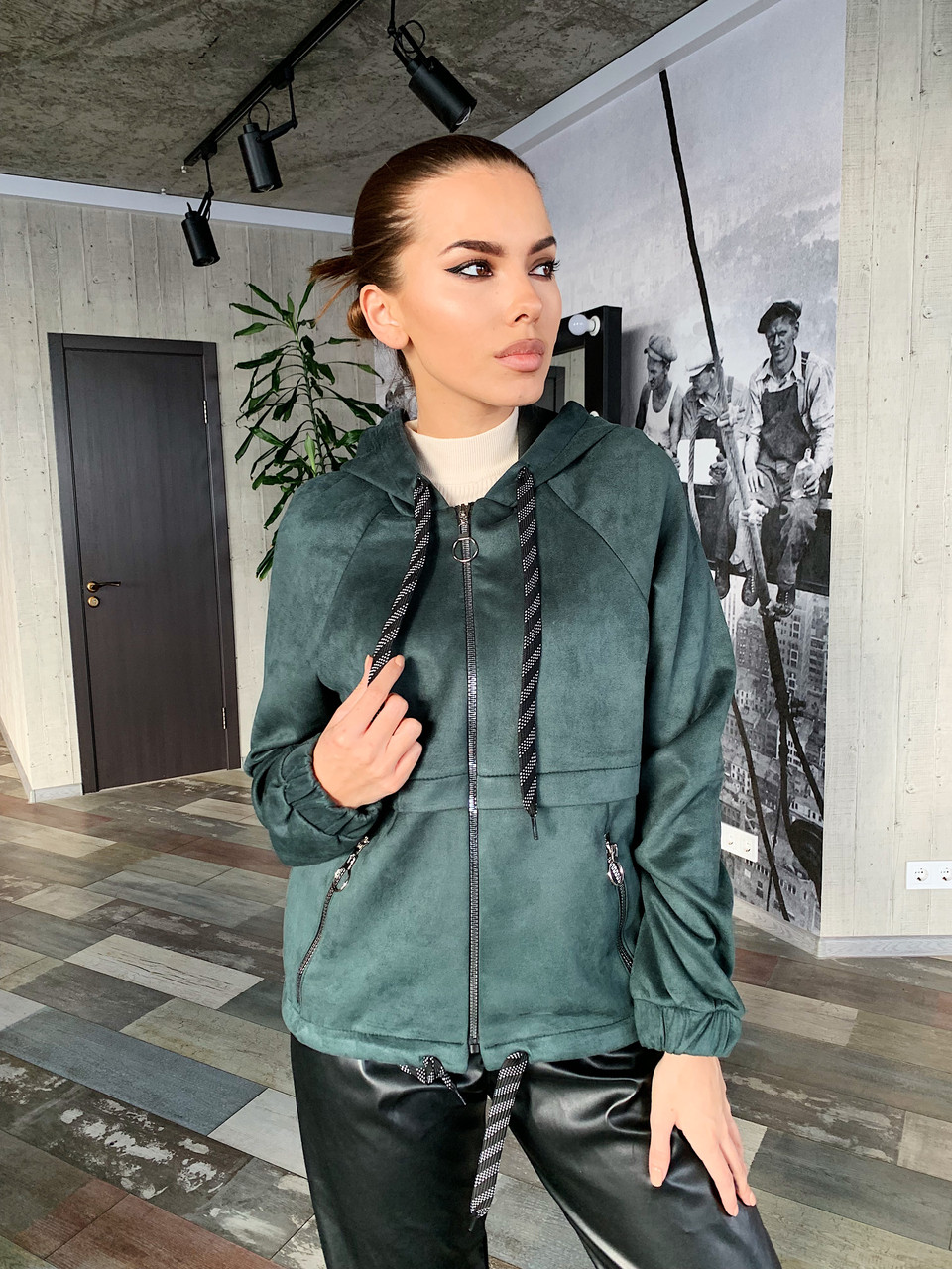 

Замшевое женское худи с капюшоном К 00551 с02 46-48