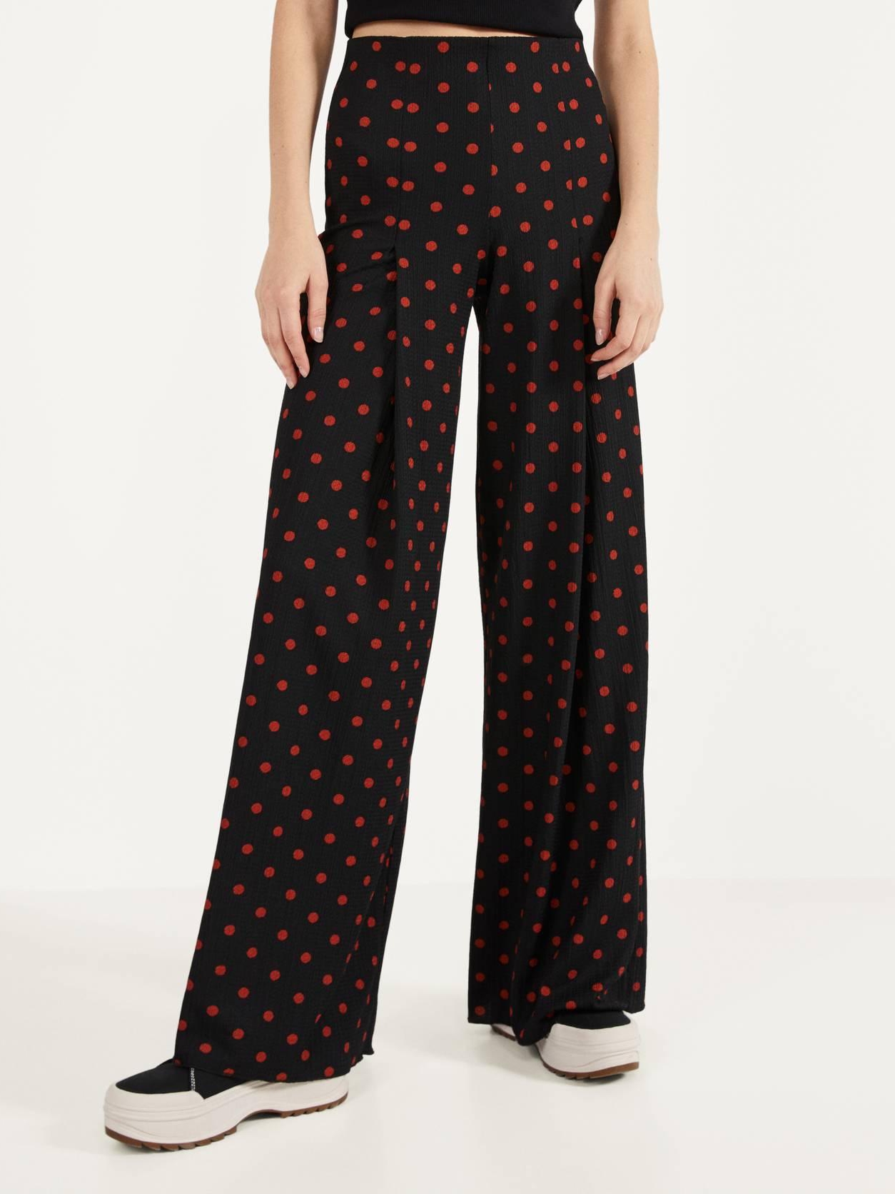 

Брюки Bershka XAZ262205DHBL  Черные с красным, Брюки Bershka XAZ262205DHBL XS Черные с красным