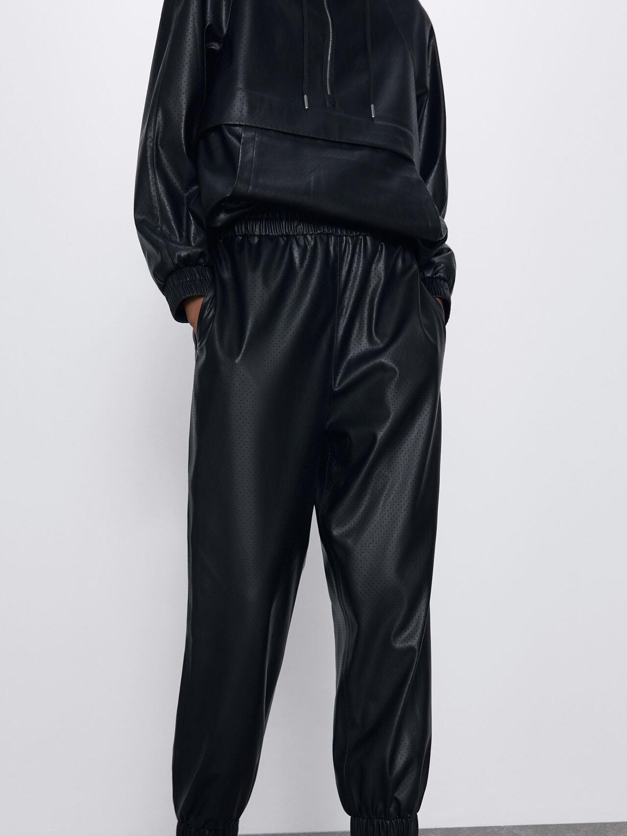 

Брюки Zara XAZ264313XPAJ S Черные