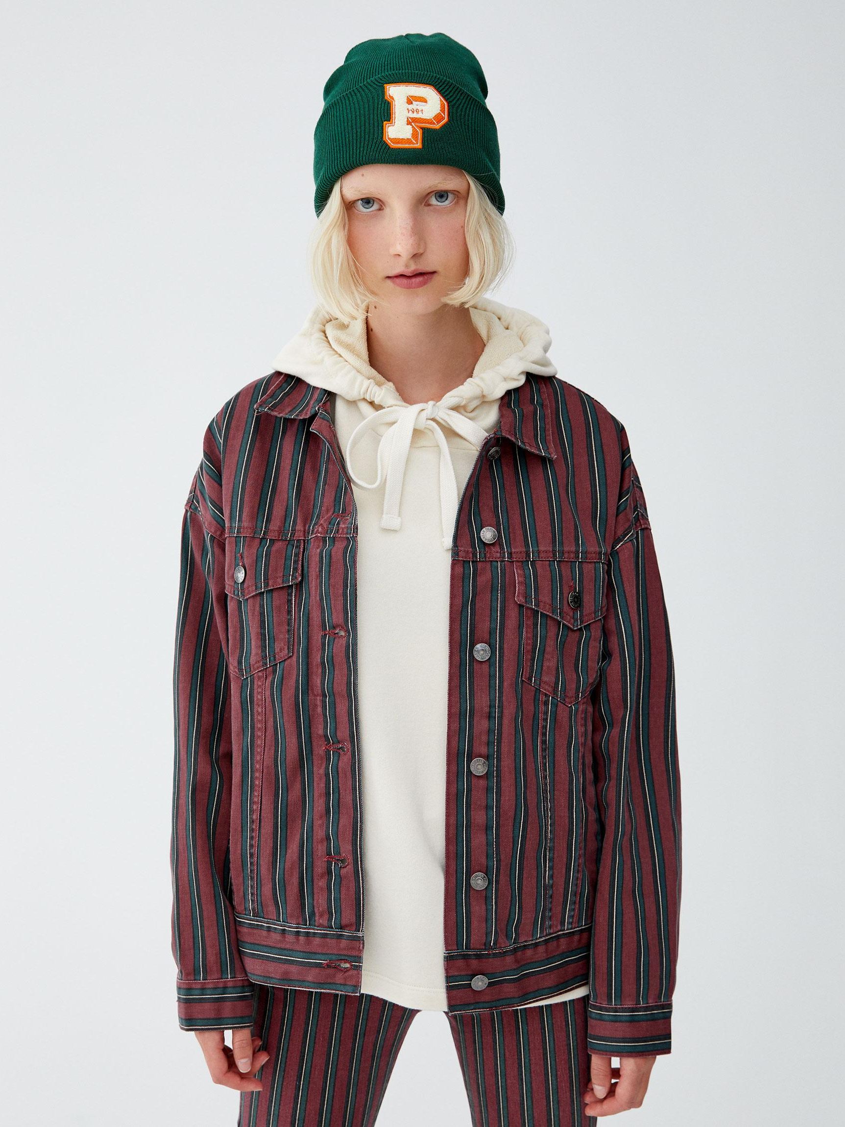 

Джинсовая куртка Pull & Bear XAZ203459BSPA S Бордовая с разноцветным