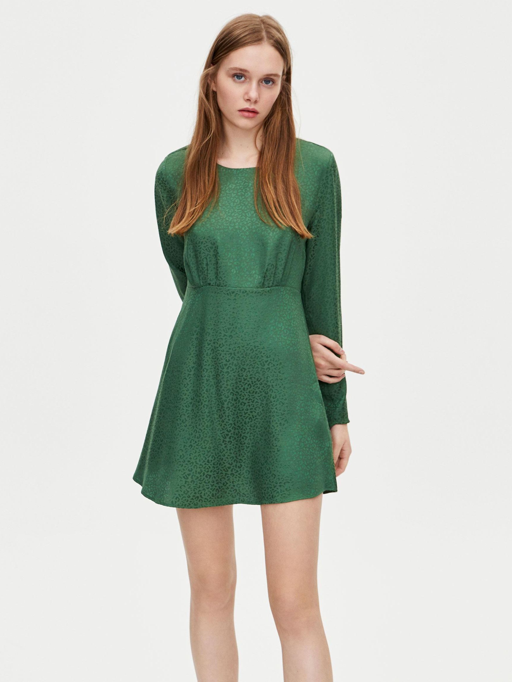 

Платье Pull & Bear XAZ233194OGNN S Зеленое