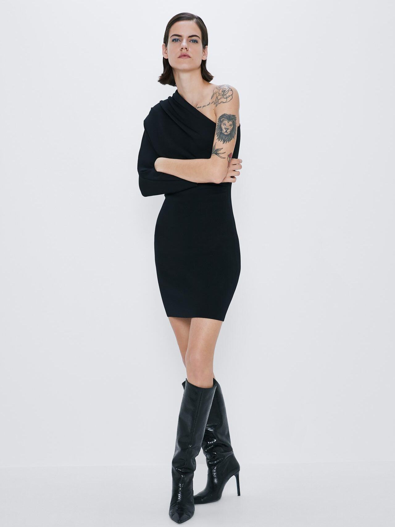 Акция на Сукня міні осіння жіноча Zara XAZ239731FHTB L Чорна от Rozetka