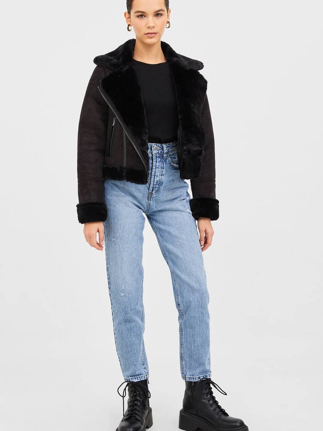 

Дубленка Stradivarius 5718/400/001 L Черная