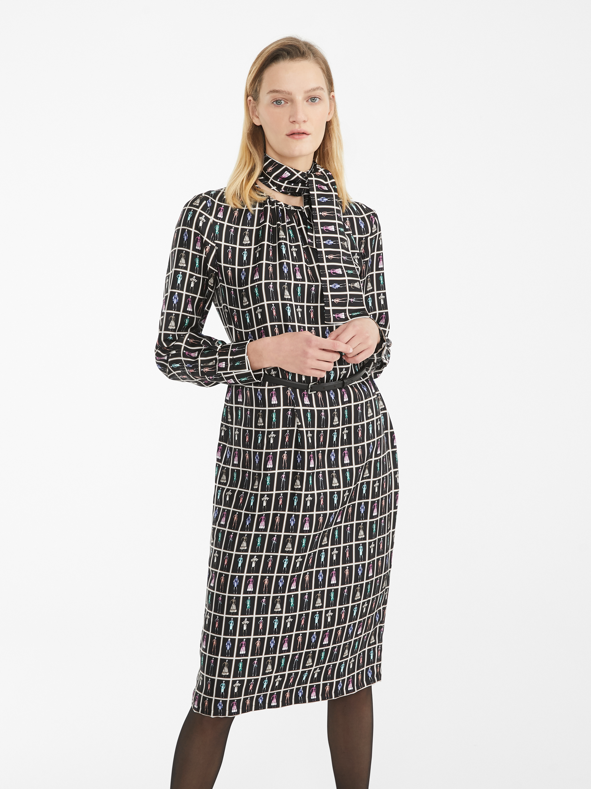 

Платье MaxMara  Черное 12261009600, Платье MaxMara 40 Черное 12261009600