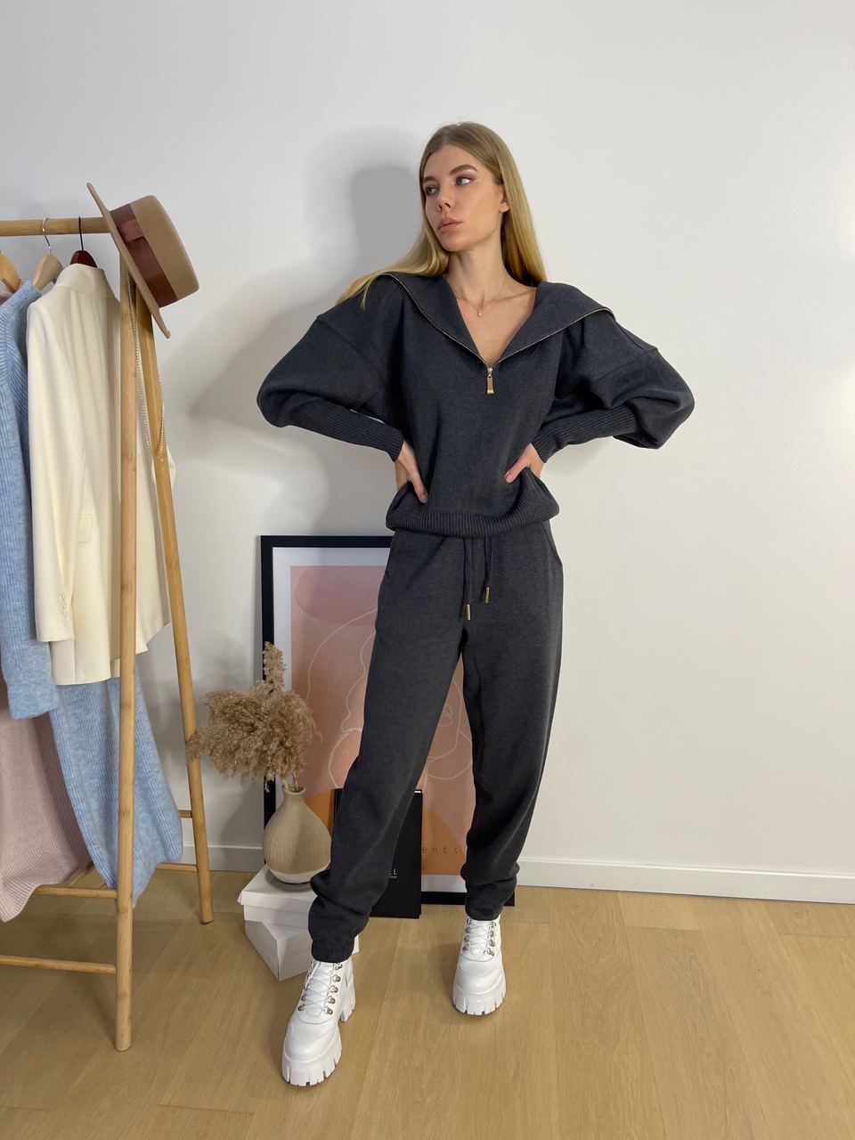 

Костюм Causetume Из Мериноса на Змейке Графитовый S