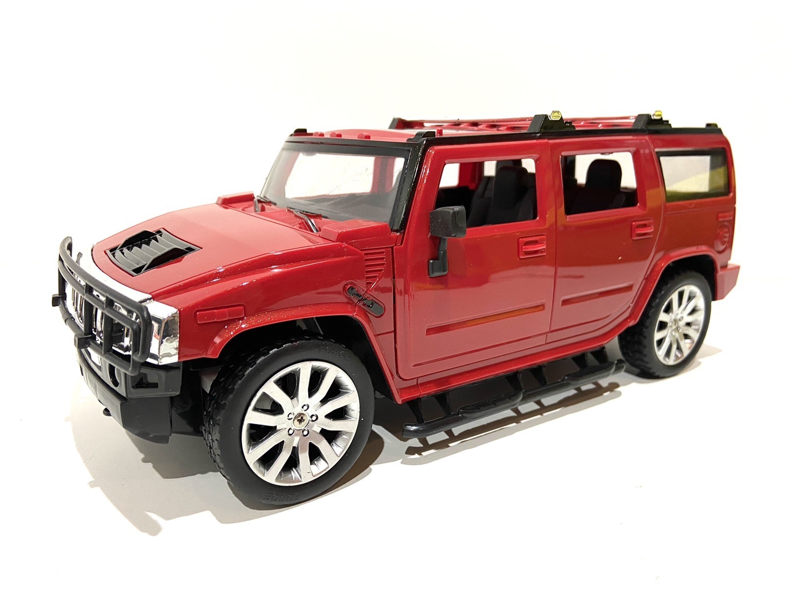 

Джип на пульте радиоуправления Limo Toy АвтоСвіт Hummer Открываются двери 33см Красный (AS-1835)