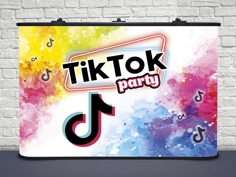 

Фотозона "Tik Tok" 1,50 х 2,25 м