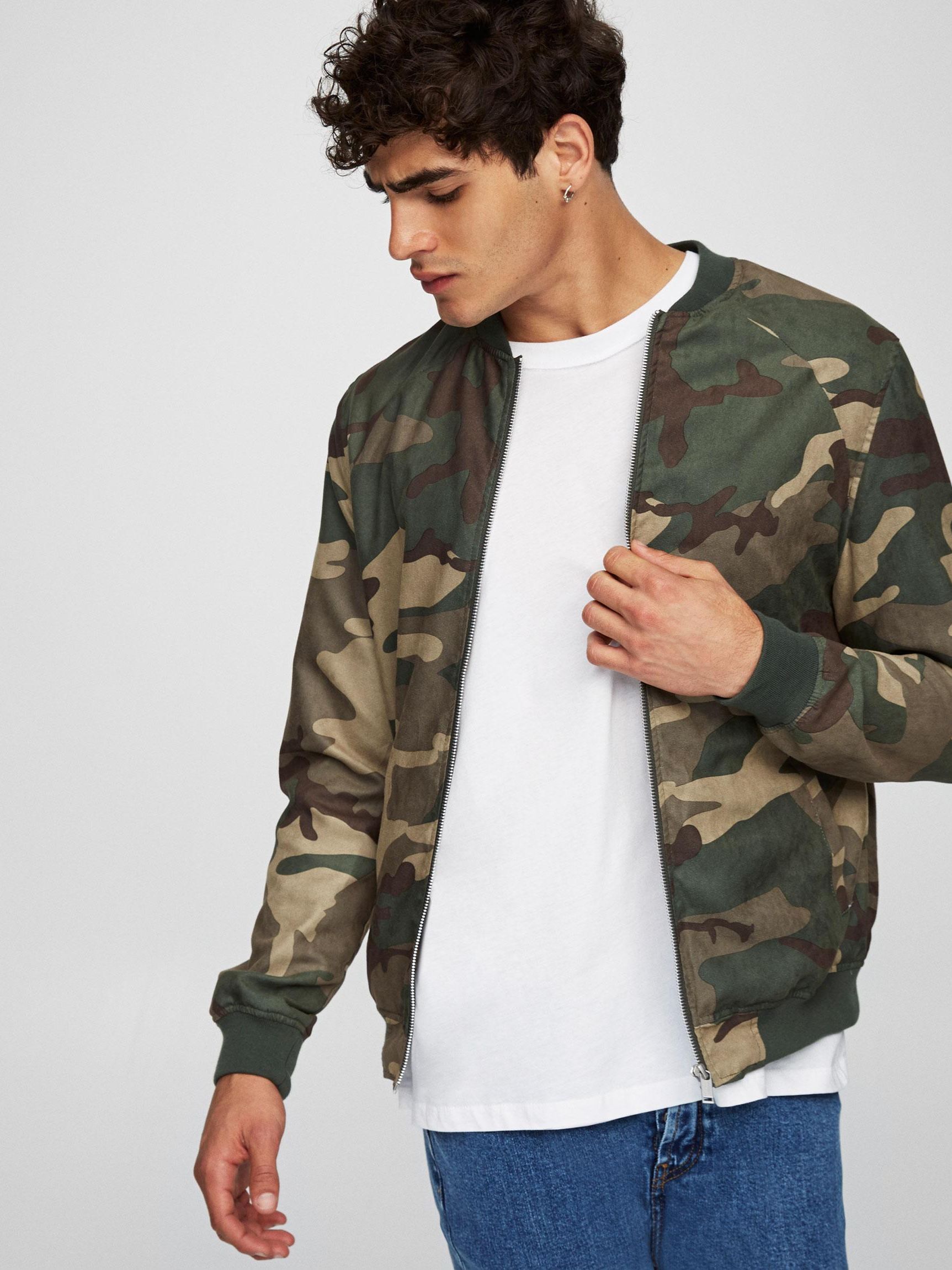 

Бомбер Pull & Bear XAZ180137DGWN S Милитари