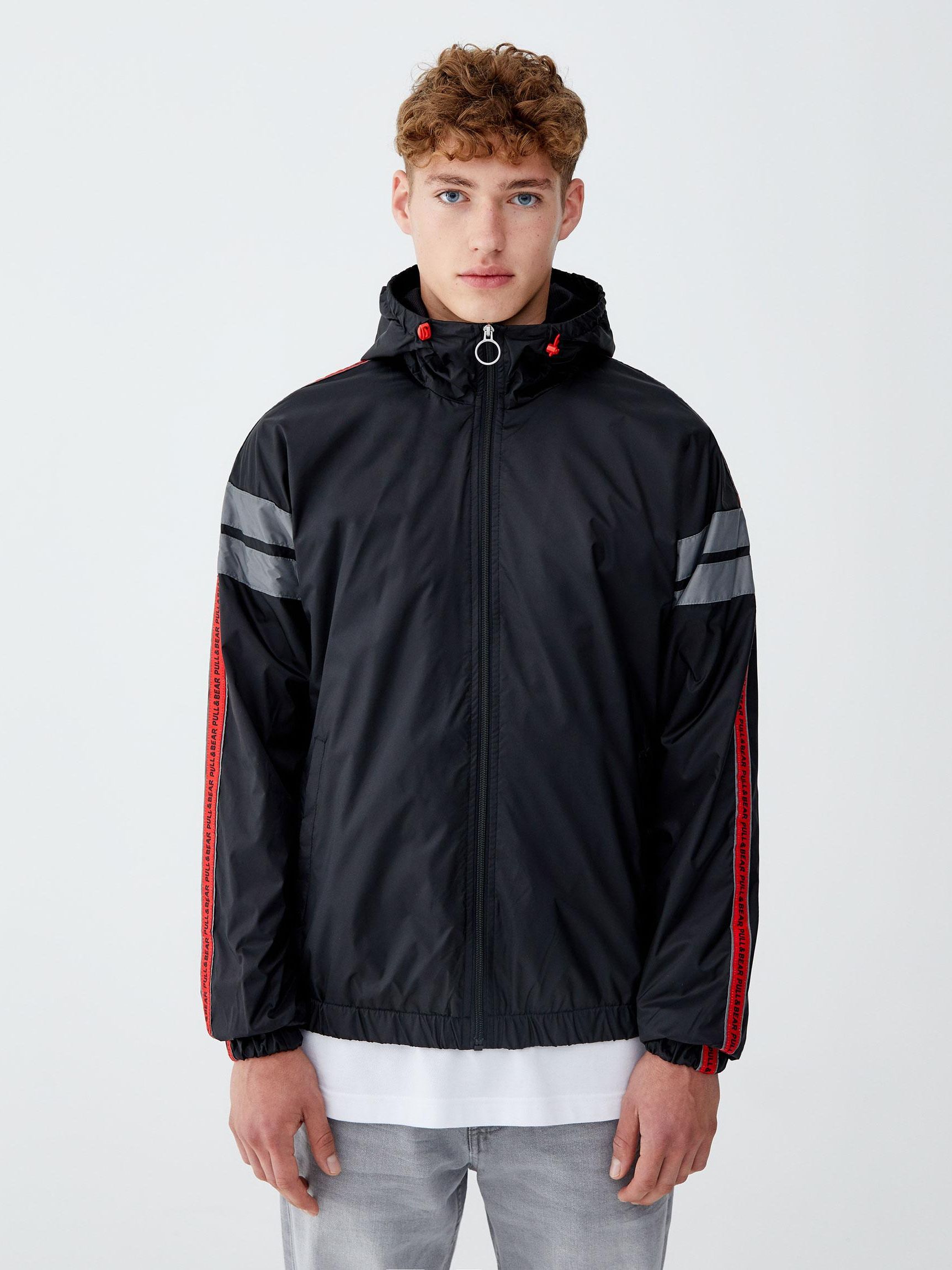 

Ветровка Pull & Bear XAZ235276TPFT XL Черно-серая