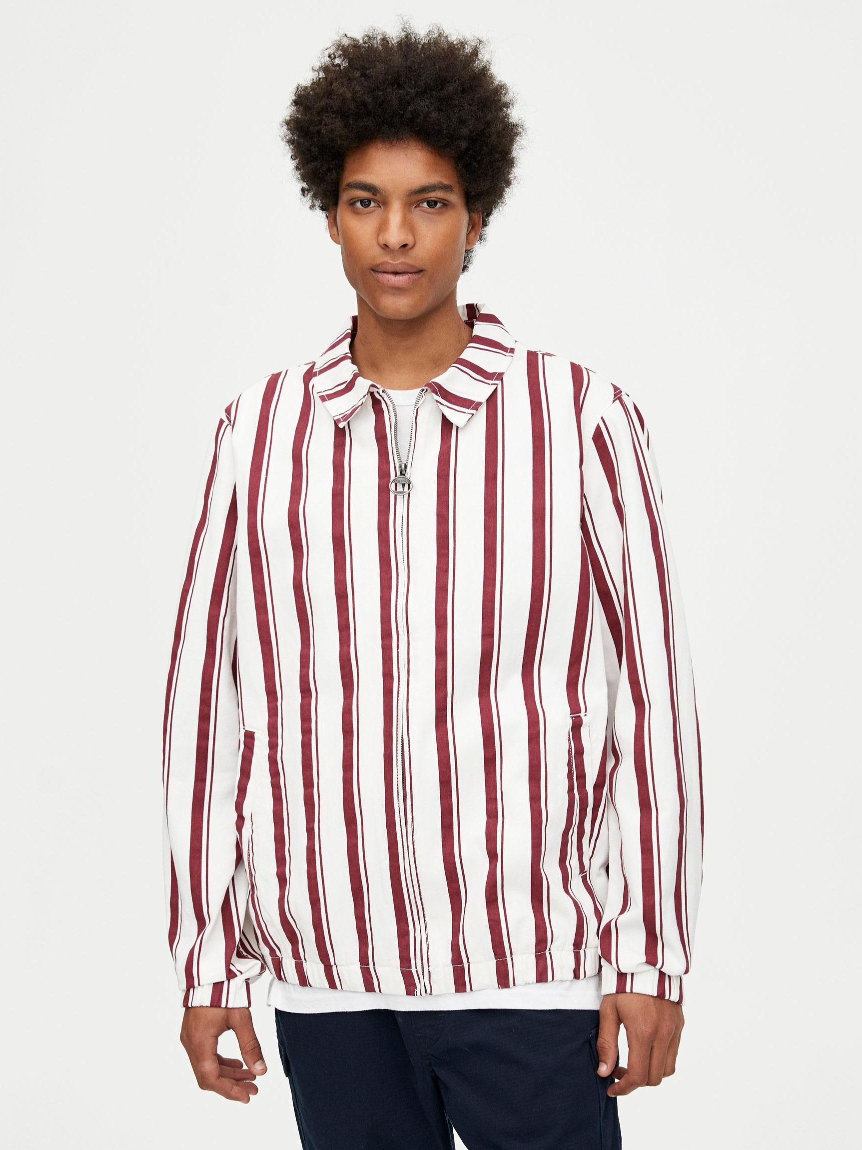 

Ветровка Pull & Bear XAZ240792JDTU M Белая в бордовую полоску