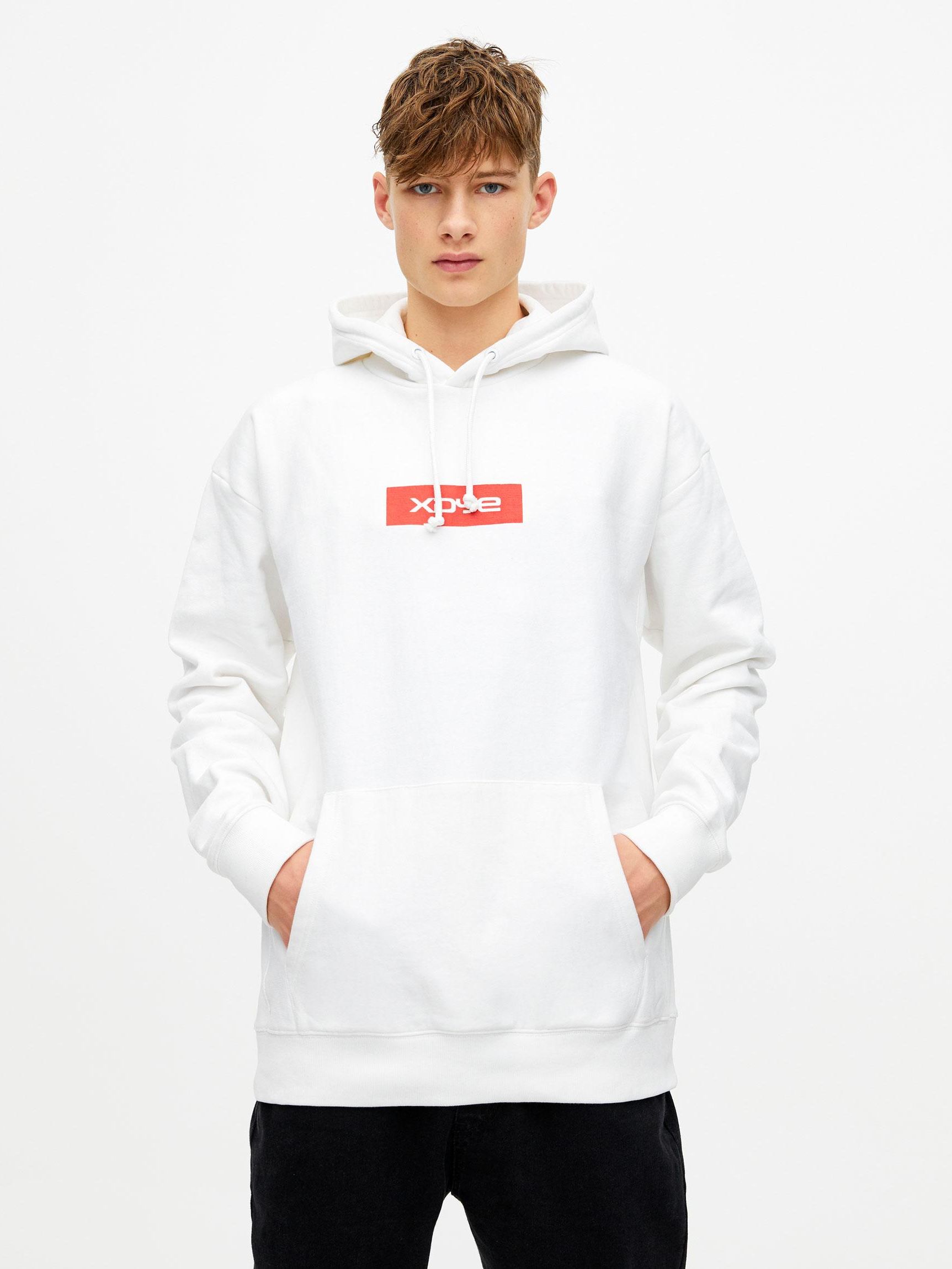 

Худи Pull & Bear XAZ260205AYOS M Белое с принтом