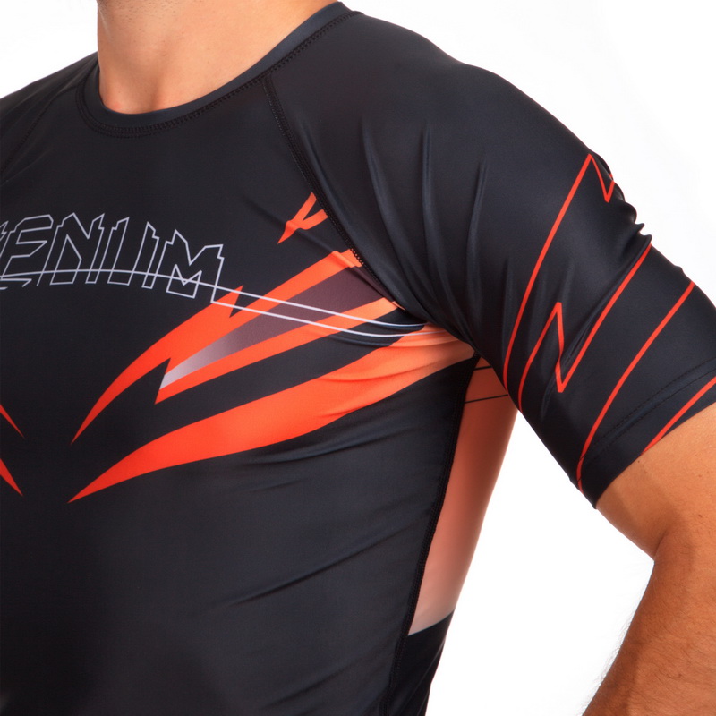 

Рашгард с коротким рукавом Venum SHARP CO-5804 (PL, эластан, р-р L 48-50 , черный-красный)