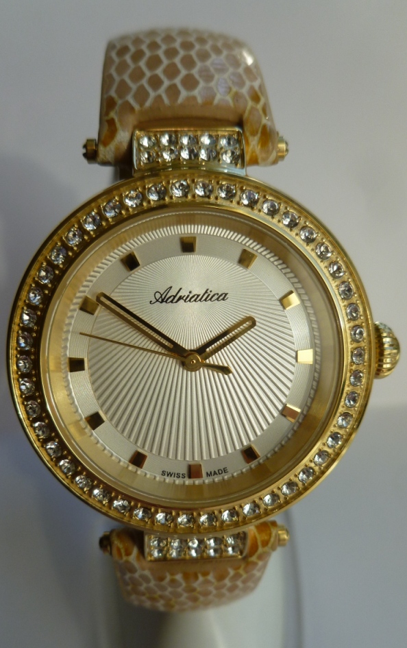 

Женские часы Adriatica 3692.1213QZ