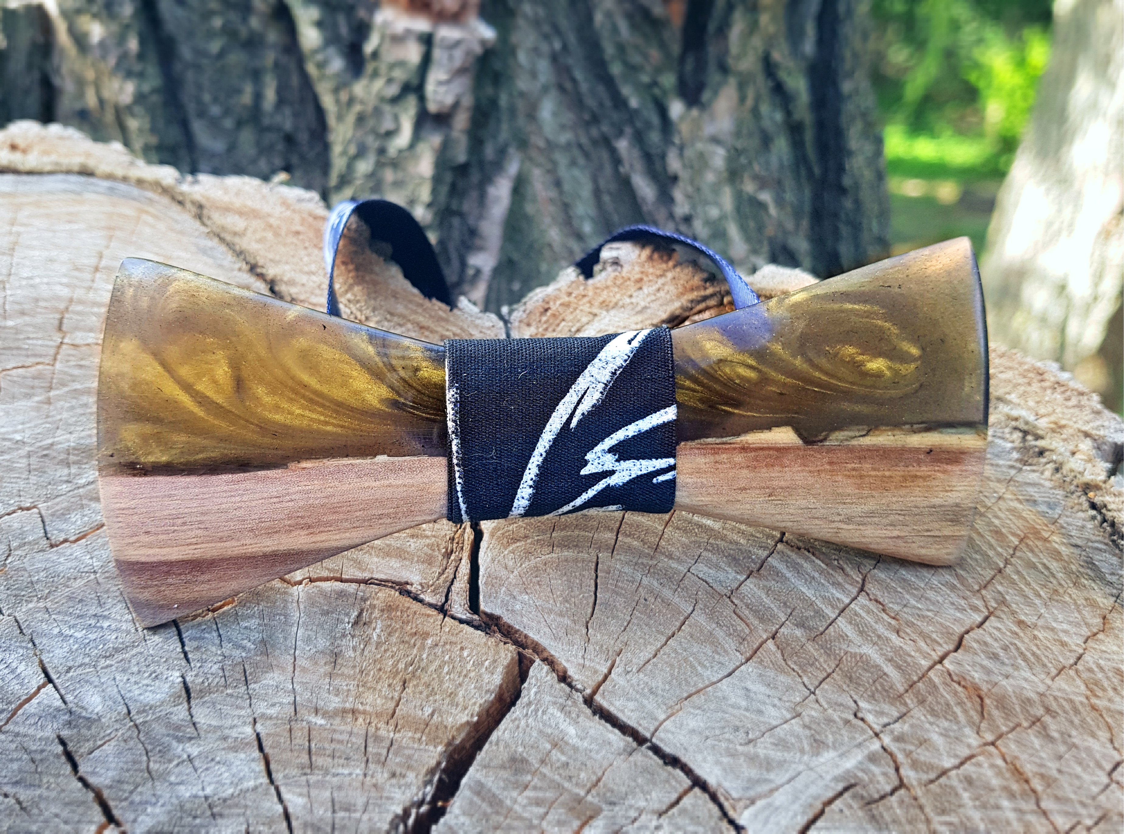 

Краватка ручної роботи WoodWork метелик деревяний зі смолою Gold
