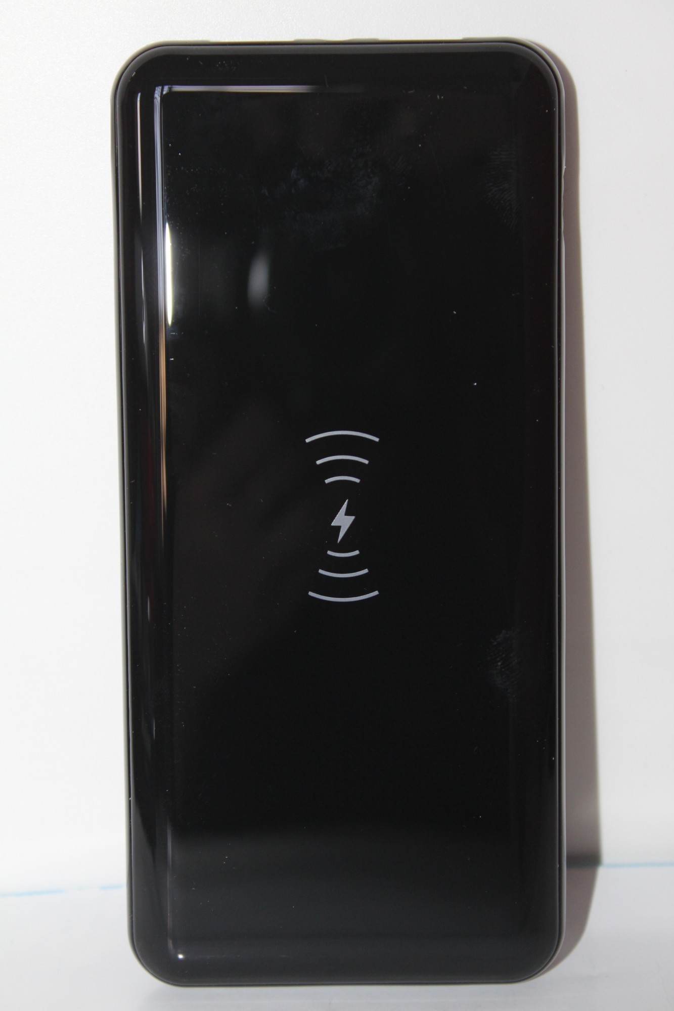 

Power Bank цифровой Fast черный с функцией беспроводной зарядки 10000 mAh