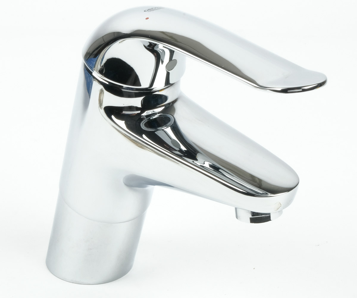 

Смеситель для раковины GROHE EUROECO 32765000