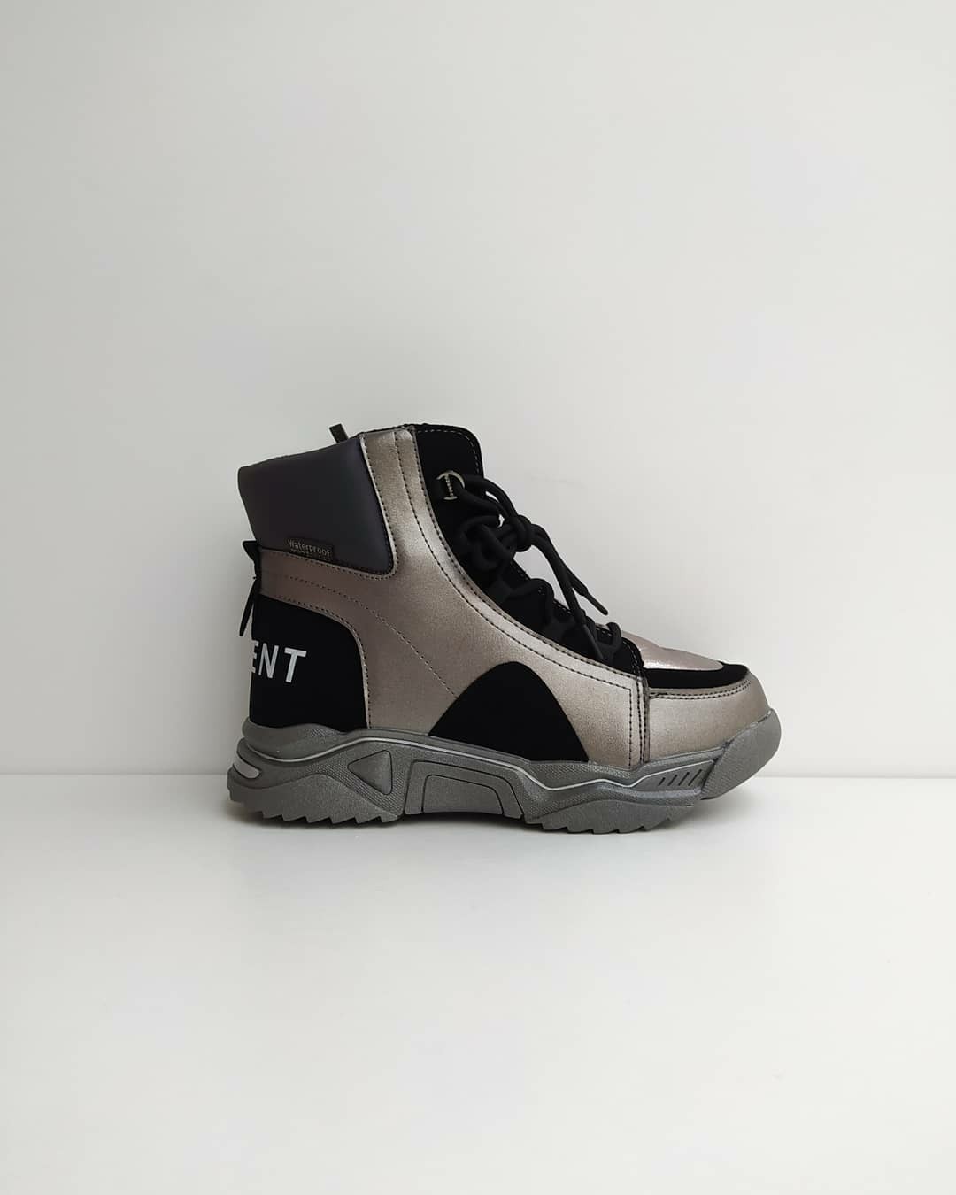 

Зимние ботинки Tom.m 36 р 23,5 см черный с бронзовым артикул З56
