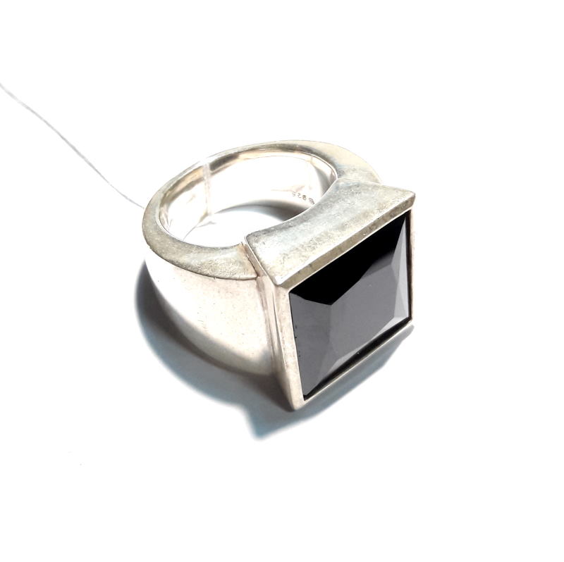 

Кольцо Thomas Sabo TR1581-1-196