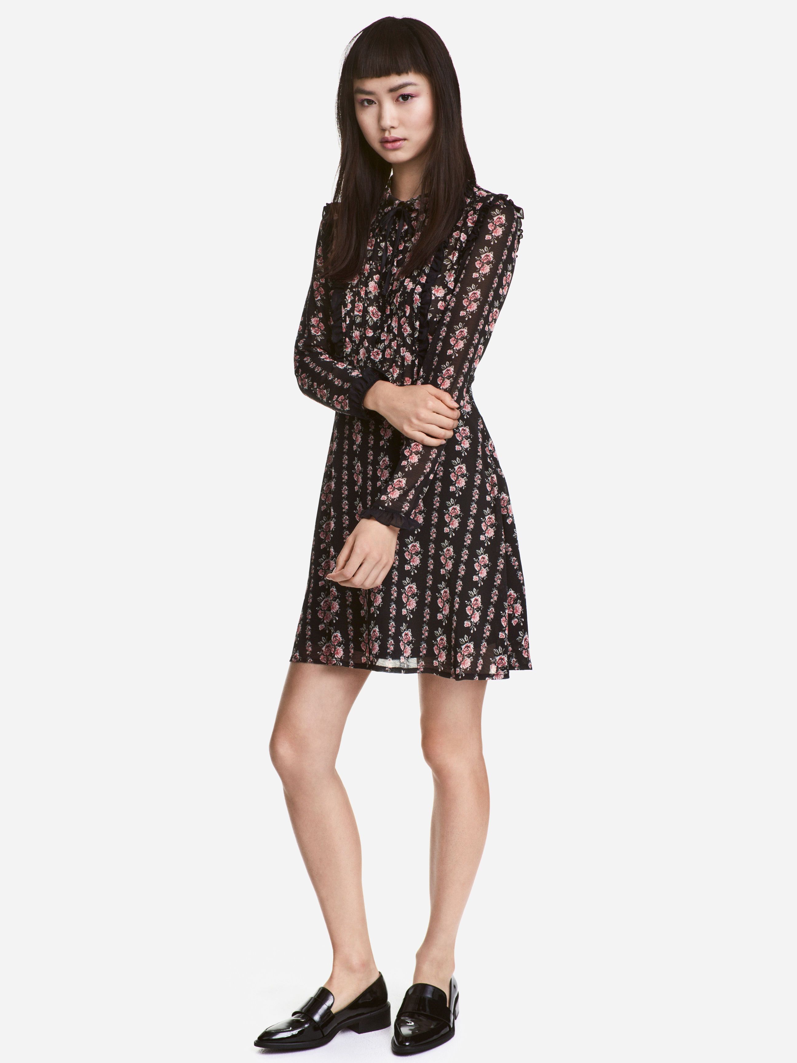 

Платье H&M XAZ160454NRPY 38 Черное